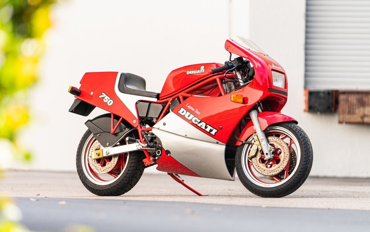 Le moto sportive di Ducati: dalla GT 750 dei primi anni Settanta alla Panigale V2
